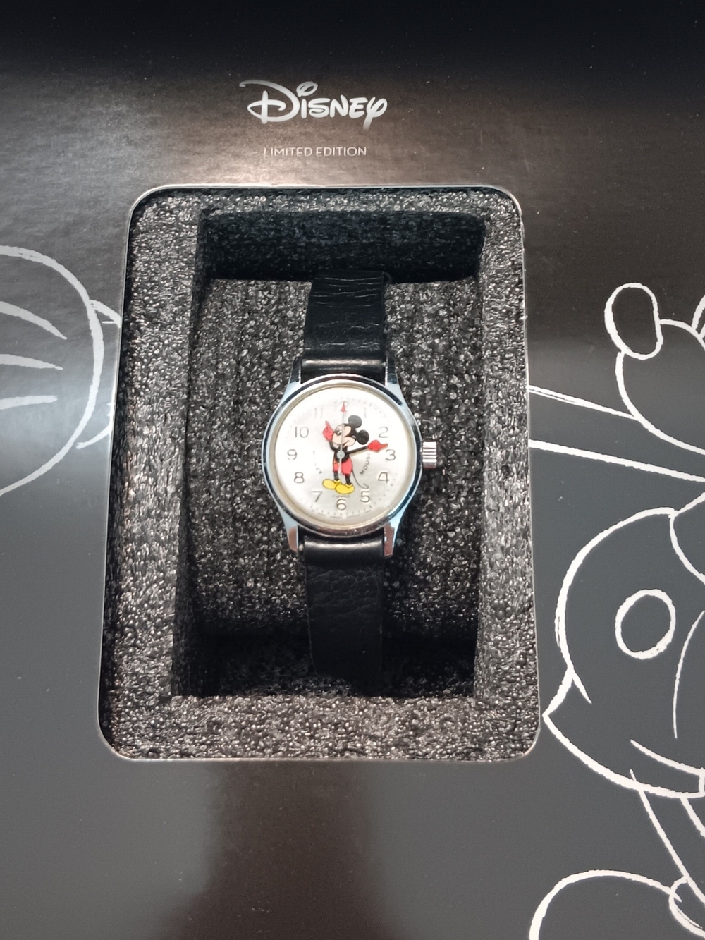 Vintage Disney Hand-Wound Watch Collection with Invicta Limited Edition Case - Picture 10 of 15